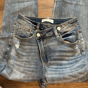 Women’s crooked zipper jeans